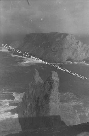 POINTED ROCKS & DOONINVALLA POINT FROM W.